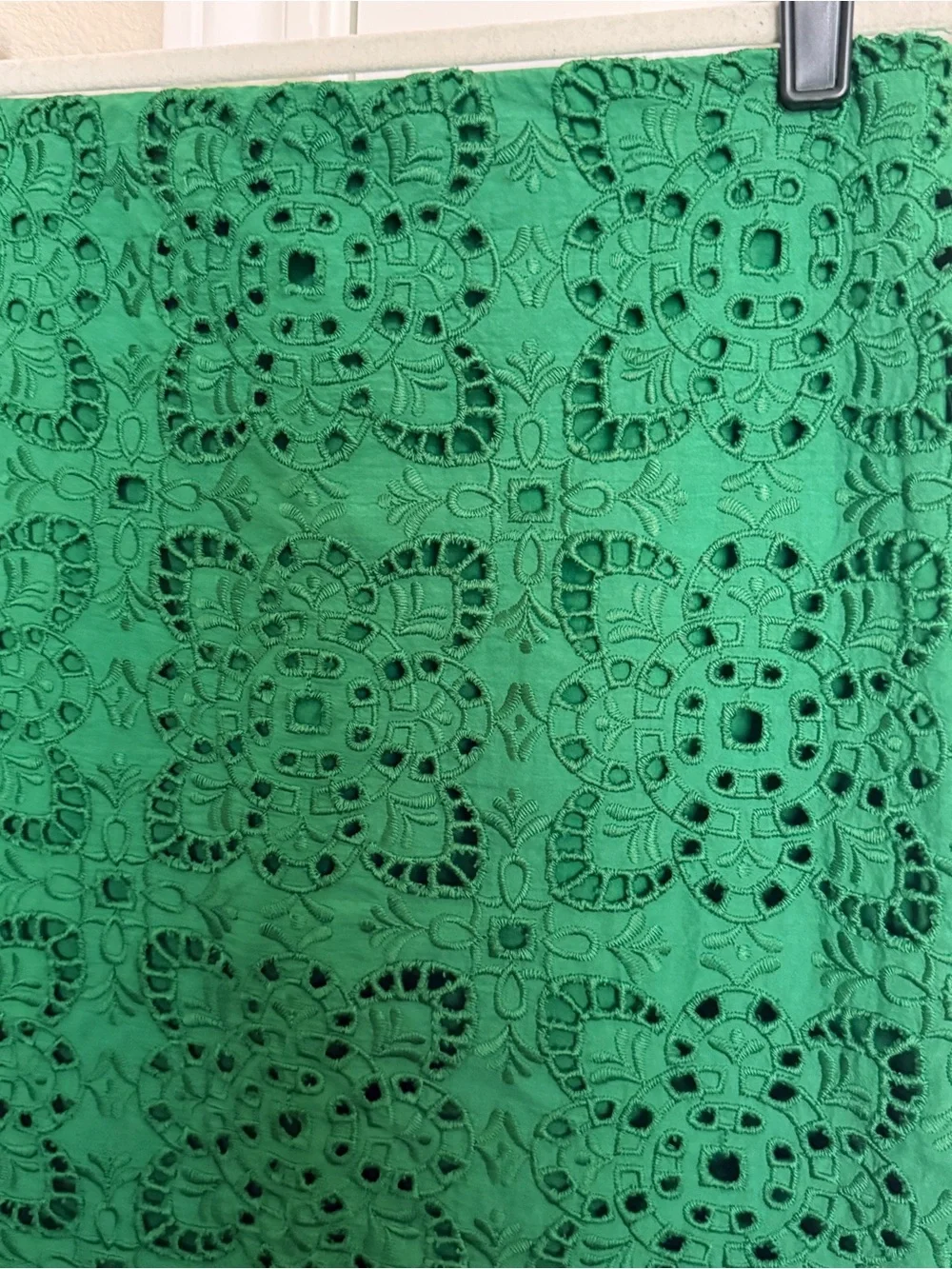 Ann Taylor Green Eyelet Lace Pencil Skirt Size 8 - Picture 2 of 4